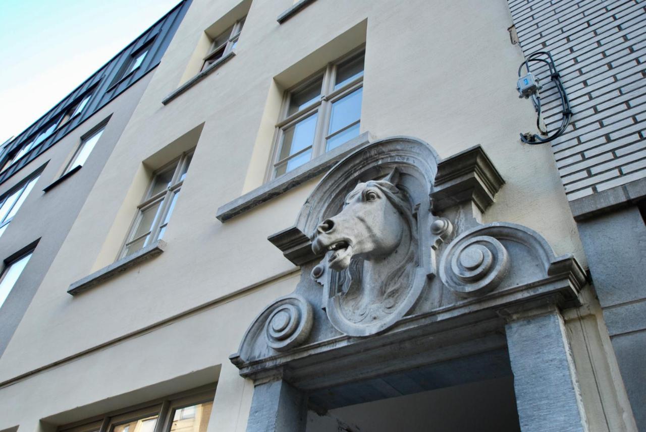 Апартаменты Historical Miniature House In The Heart Of Антверпен Экстерьер фото